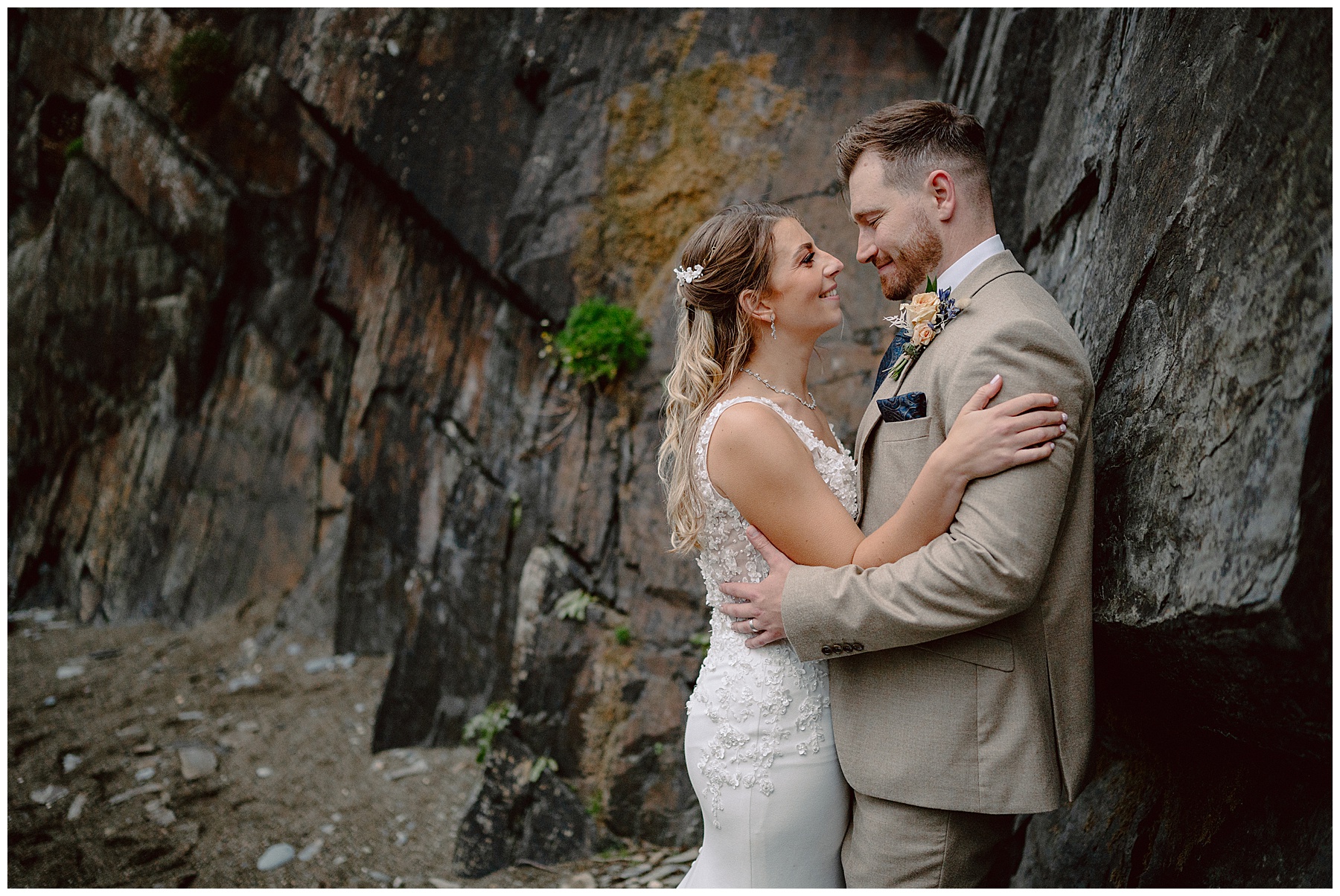 Bride & Groom Portraits at The Cliff Hotel